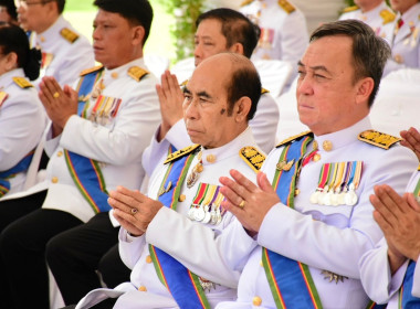 เข้าร่วมพิธีเสกนำพระพุทธมนต์ศักดิ์สิทธิ์และพิธีเวียนเทียนสมโภชน้ำพระพุทธมนต์ศักดิ์สิทธิ์ เพื่อใช้ในงานเฉลิมพระเกียรติพระบาทสมเด็จพระเจ้าอยู่หัว ... พารามิเตอร์รูปภาพ 21